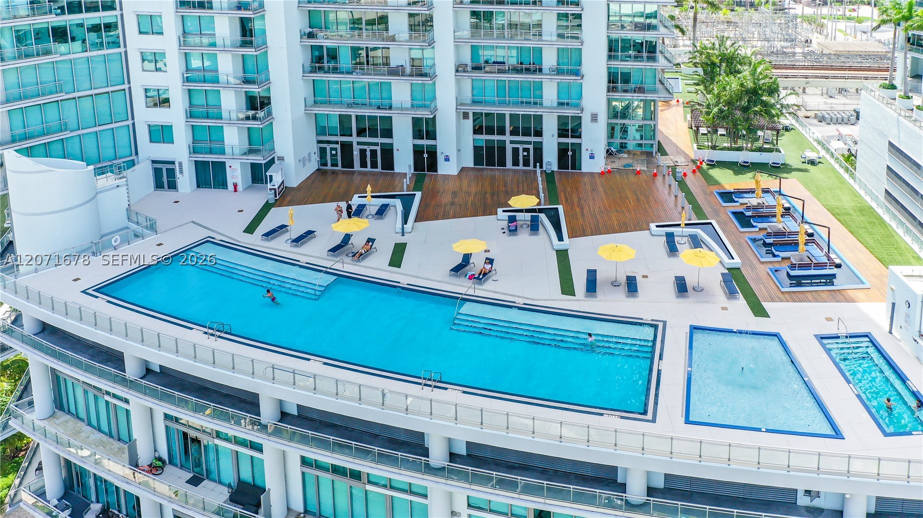 92 SW 3rd St #1803, Miami FL 33130