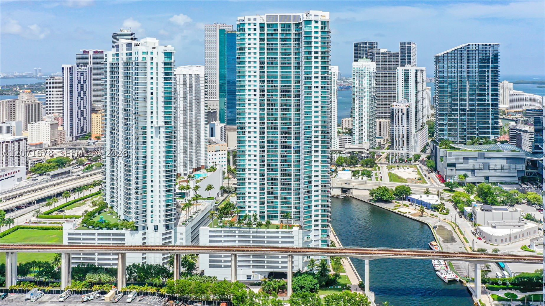 92 SW 3rd St #1803, Miami FL 33130