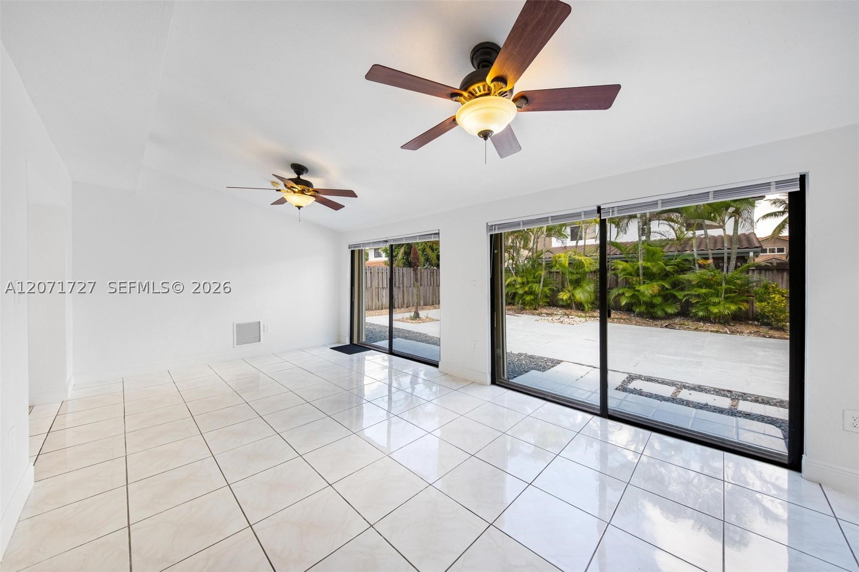 15157 SW 95th St #15157, Miami FL 33196