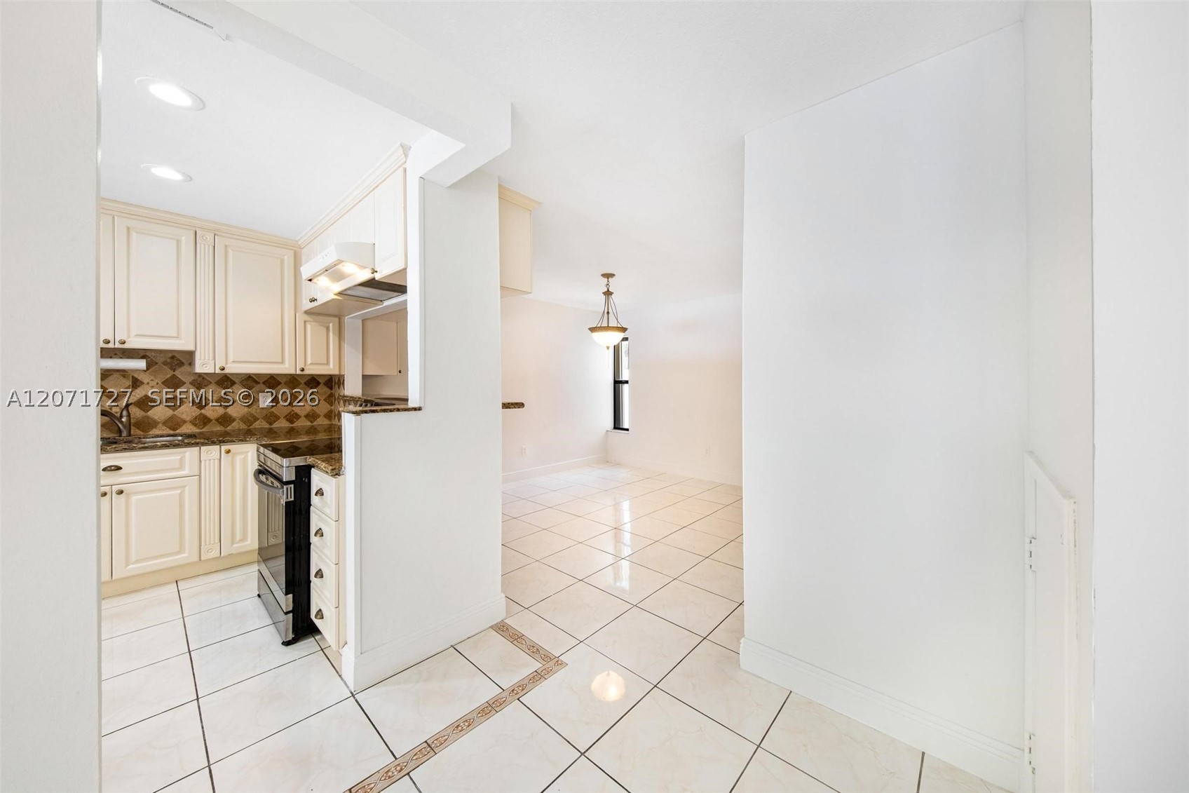 15157 SW 95th St #15157, Miami FL 33196