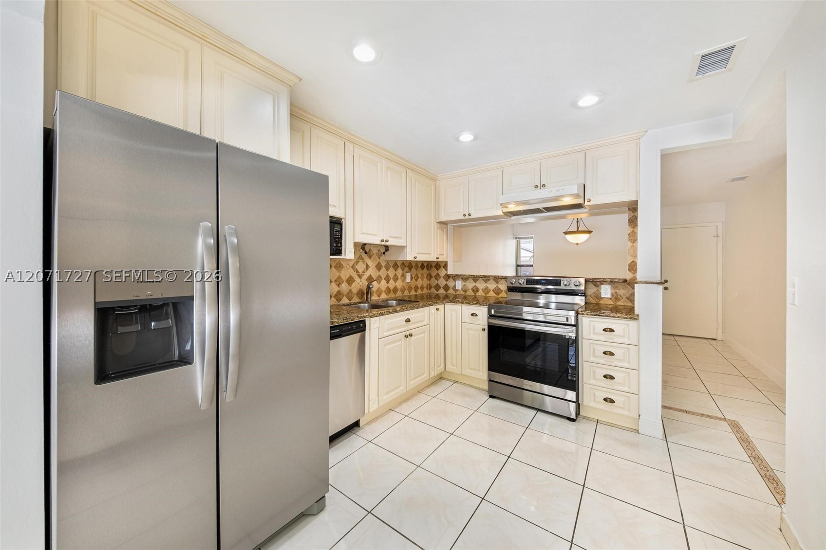 15157 SW 95th St #15157, Miami FL 33196