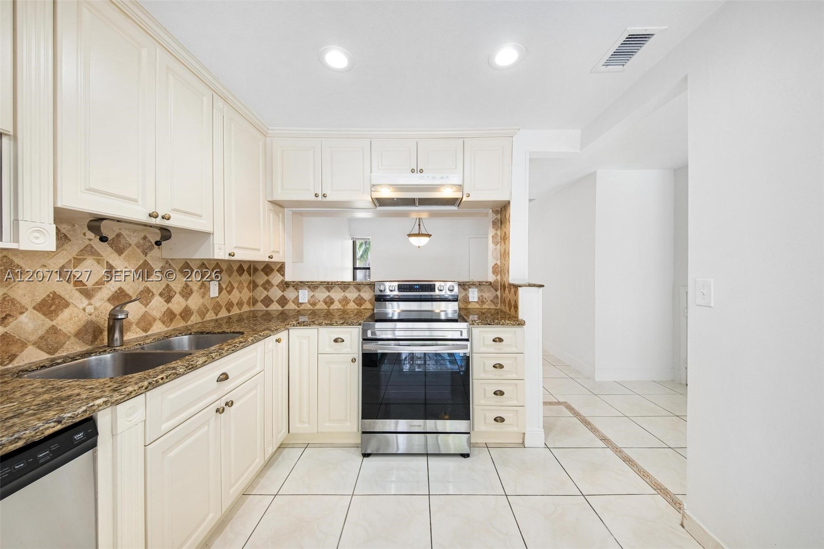 15157 SW 95th St #15157, Miami FL 33196