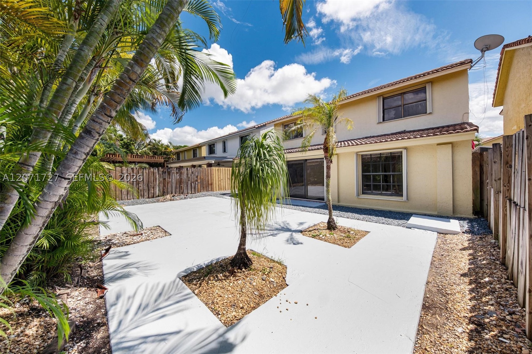 15157 SW 95th St #15157, Miami FL 33196