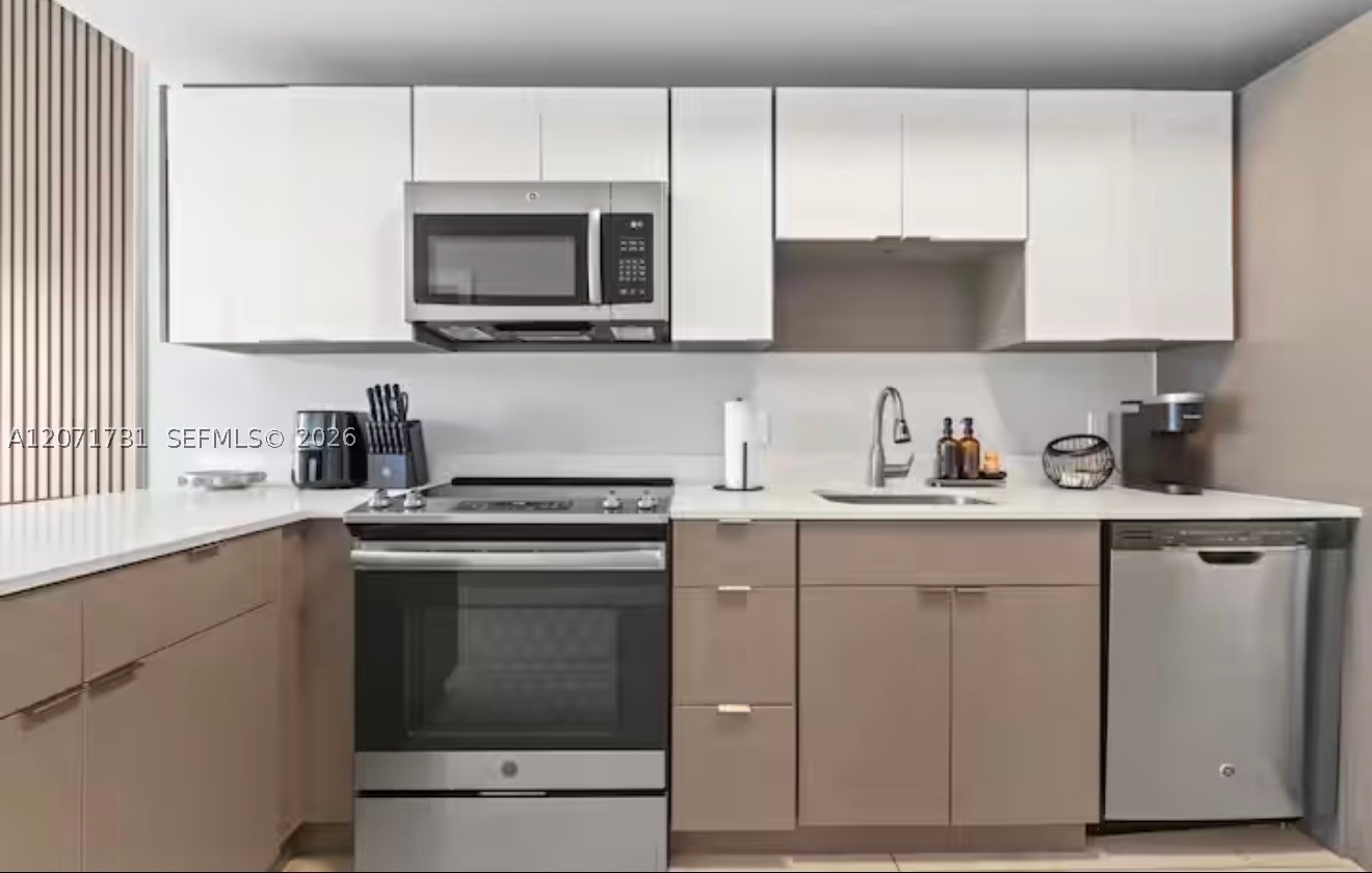 321 NE 26th St #811, Miami FL 33137