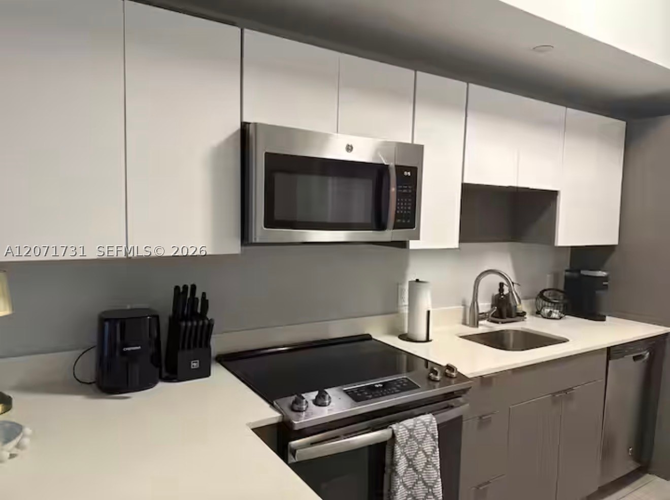 321 NE 26th St #811, Miami FL 33137
