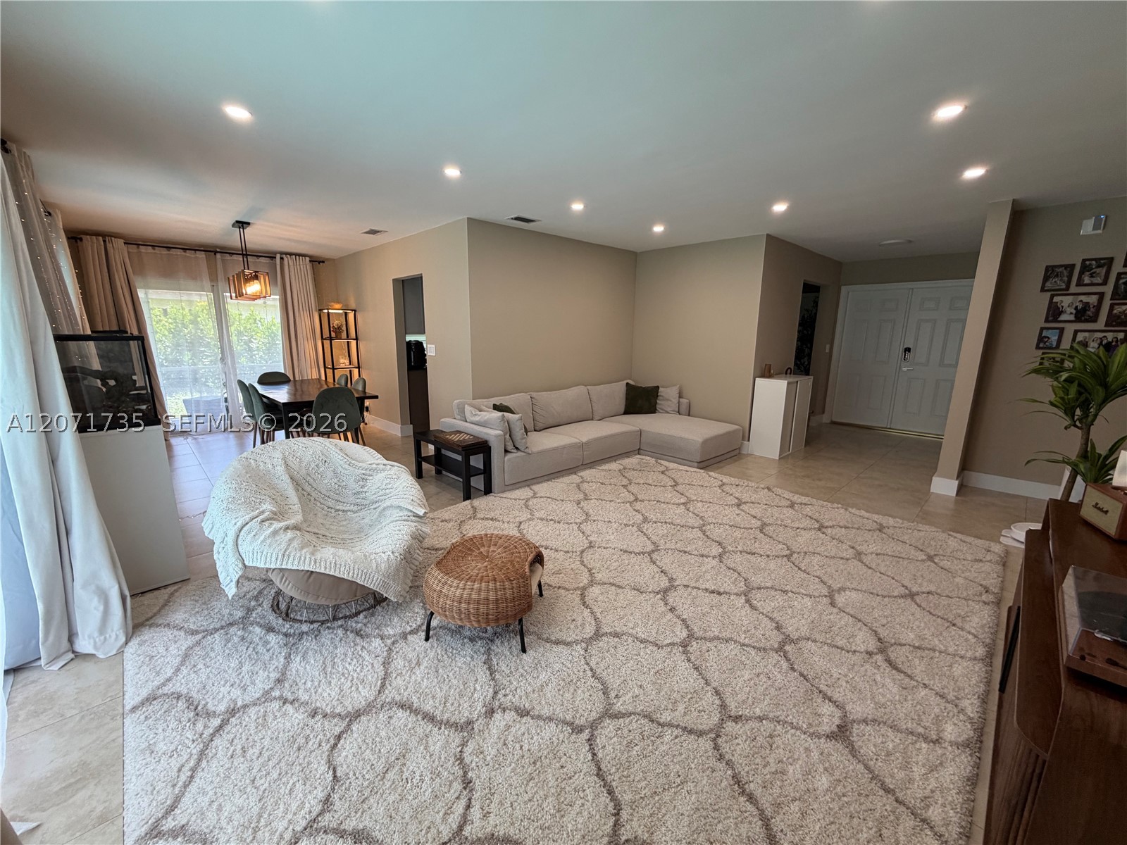 8203 NW 37th St, Coral Springs FL 33065