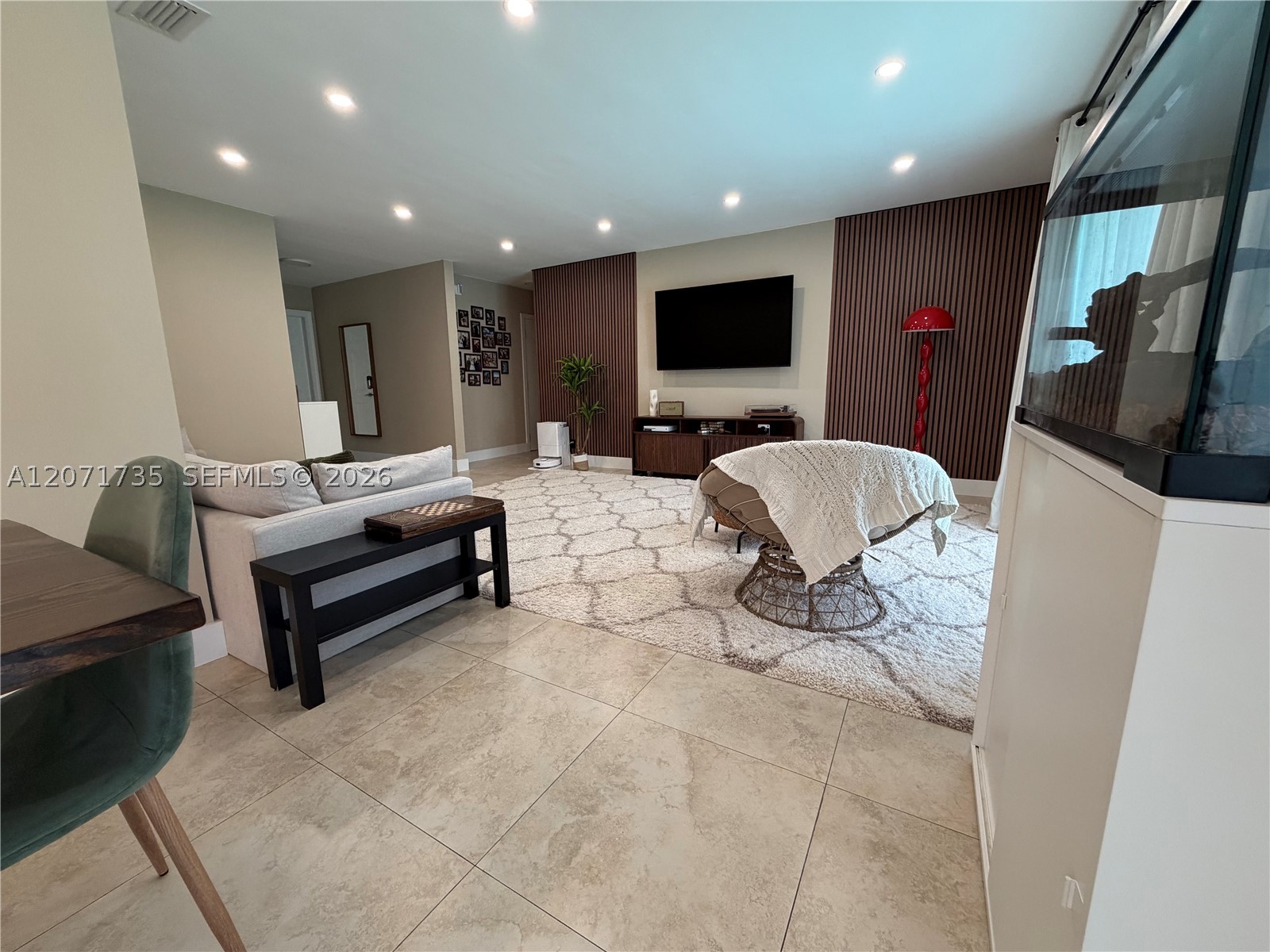 8203 NW 37th St, Coral Springs FL 33065