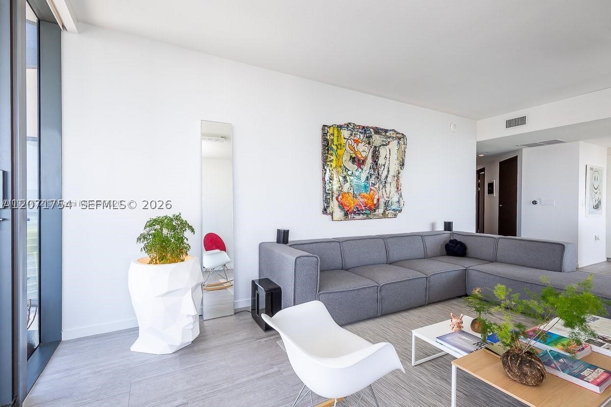 1000 Brickell Plz #3512, Miami FL 33131