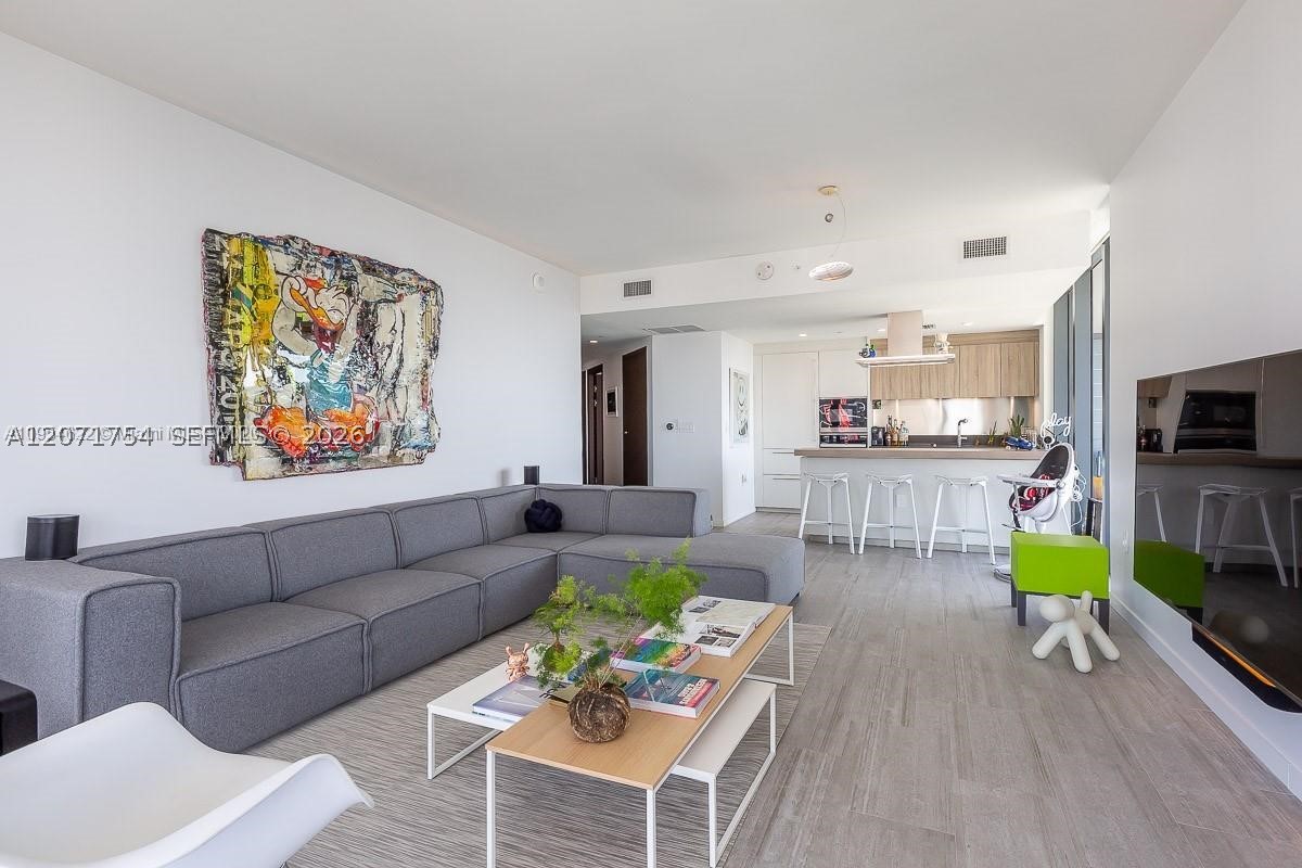 1000 Brickell Plz #3512, Miami FL 33131