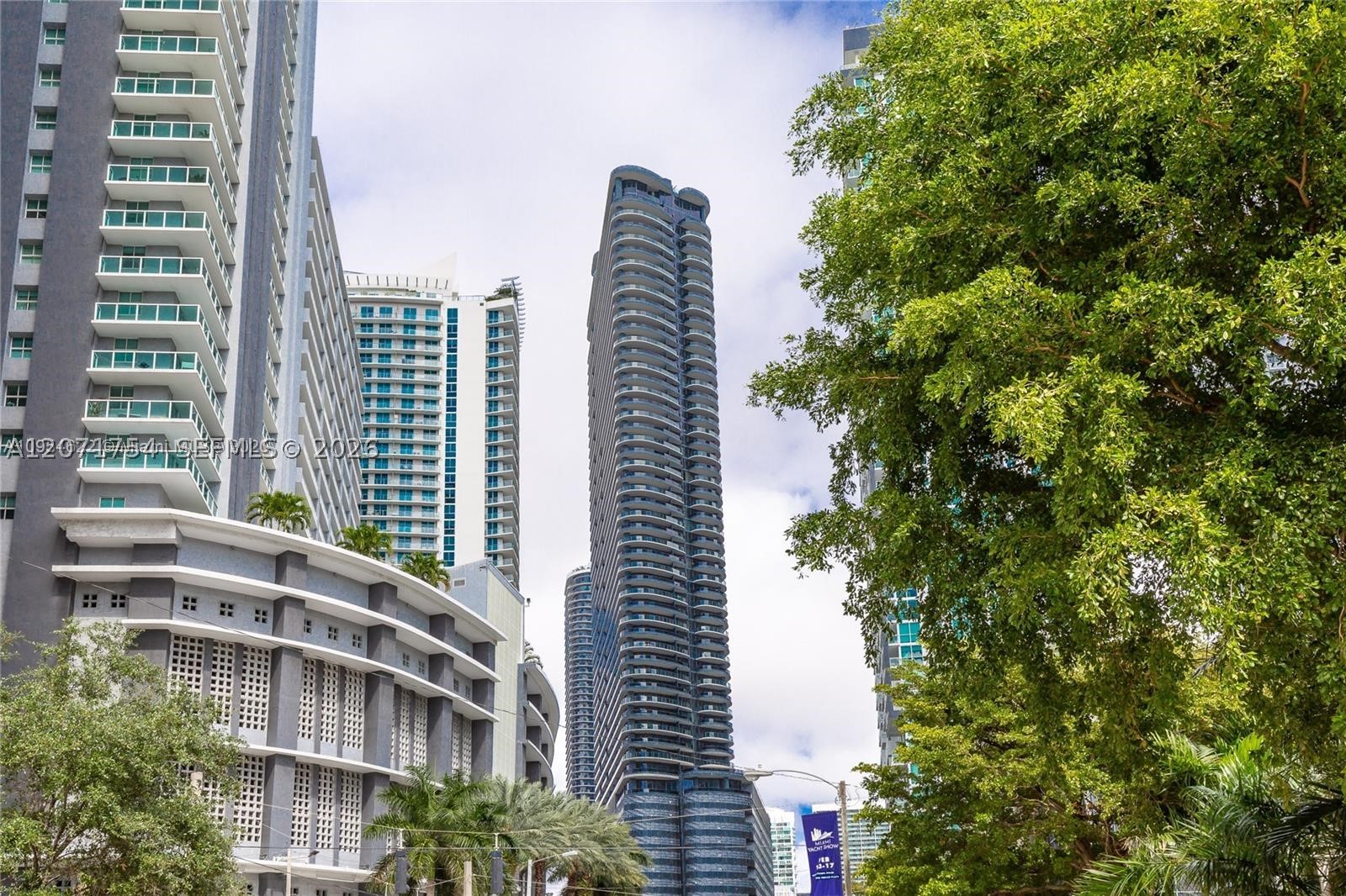 1000 Brickell Plz #3512, Miami FL 33131