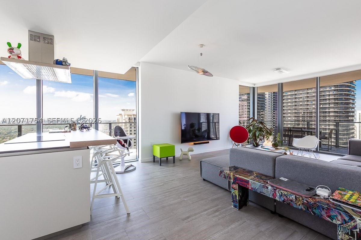1000 Brickell Plz #3512, Miami FL 33131