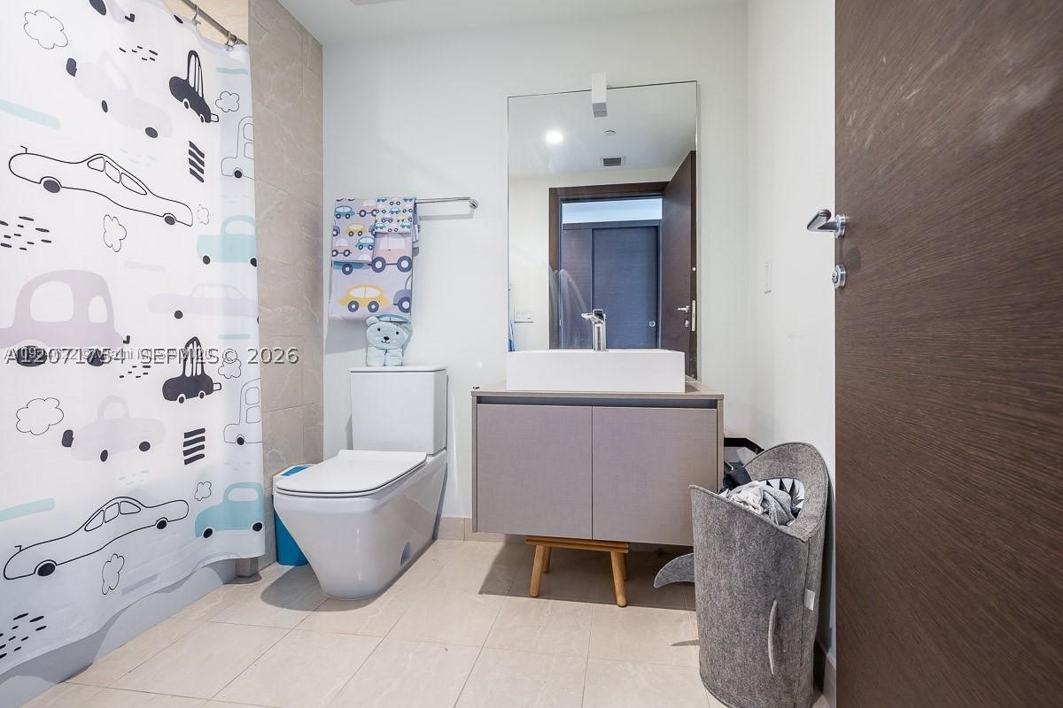 1000 Brickell Plz #3512, Miami FL 33131