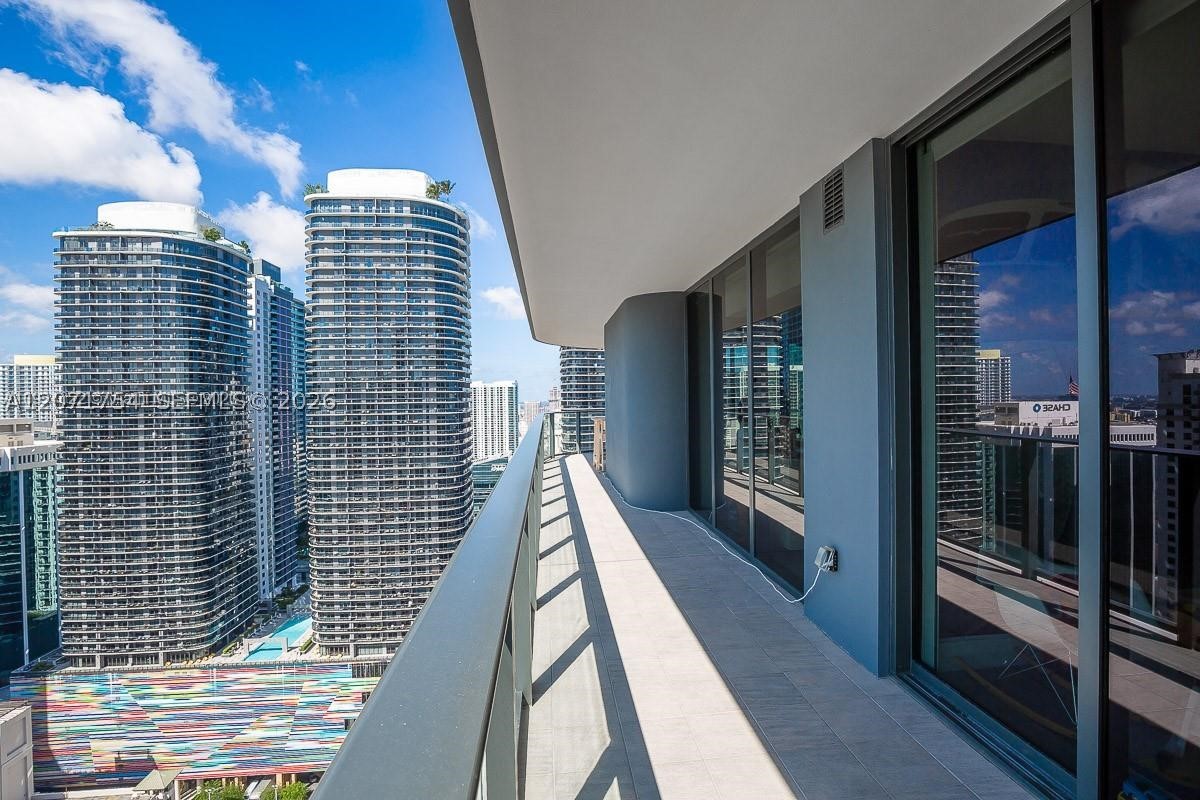 1000 Brickell Plz #3512, Miami FL 33131