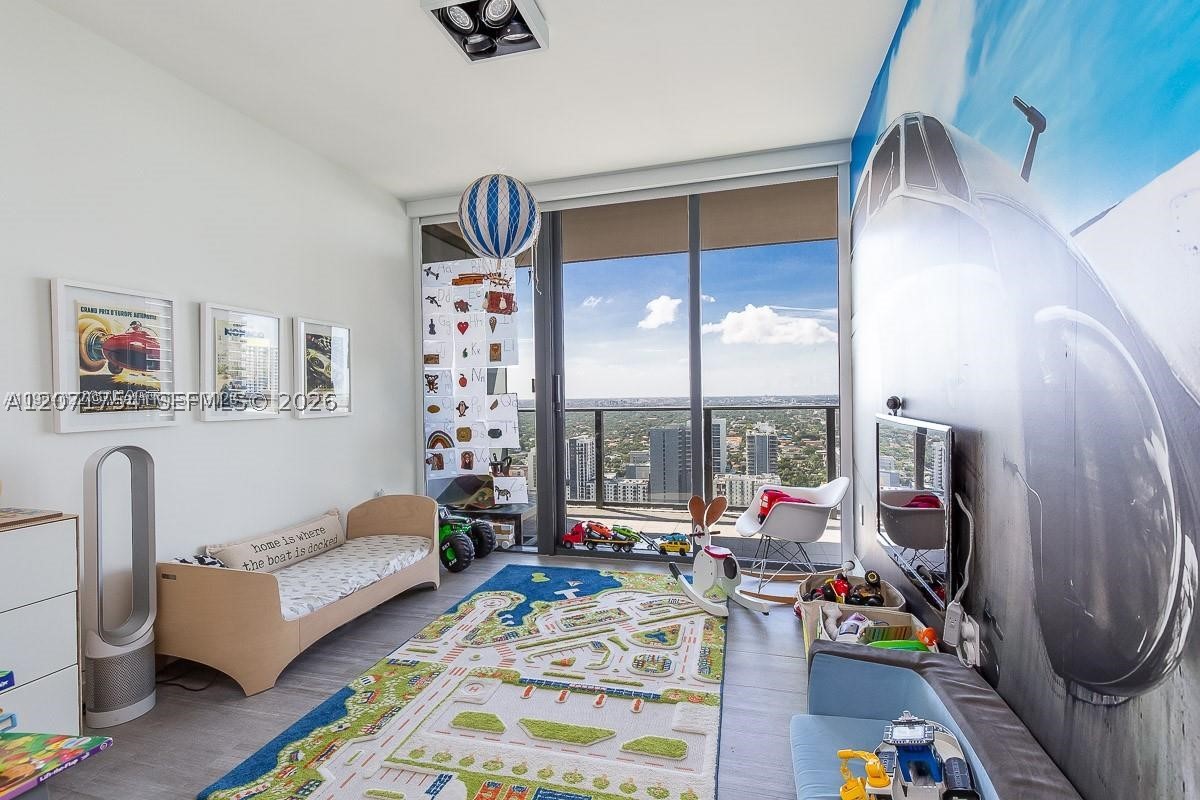 1000 Brickell Plz #3512, Miami FL 33131