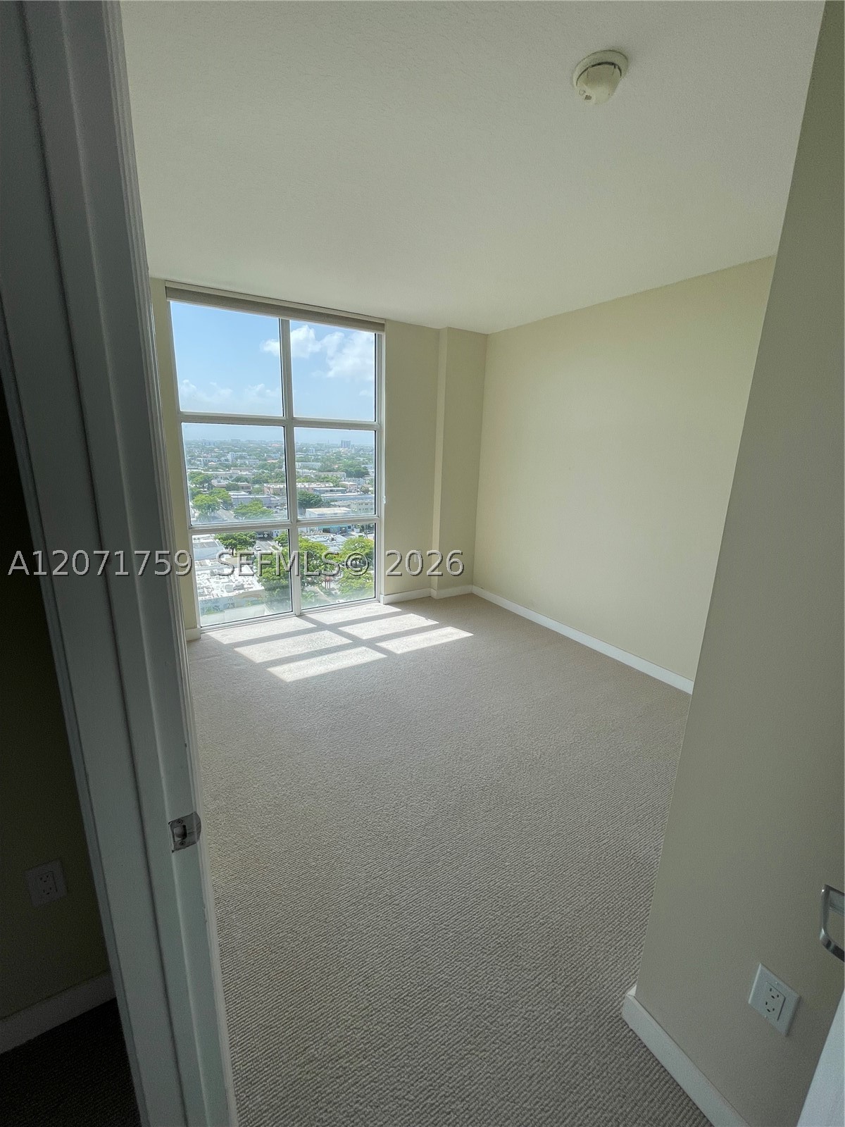 900 SW 8th St #1503, Miami FL 33130