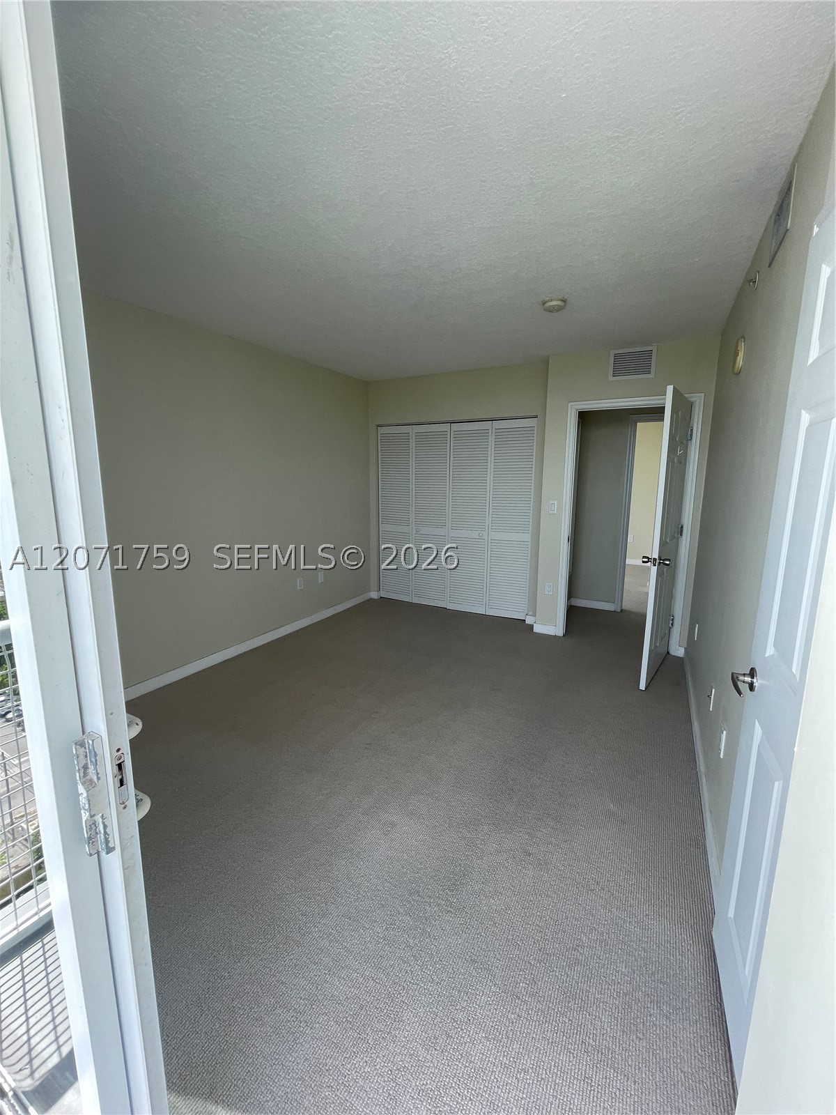 900 SW 8th St #1503, Miami FL 33130