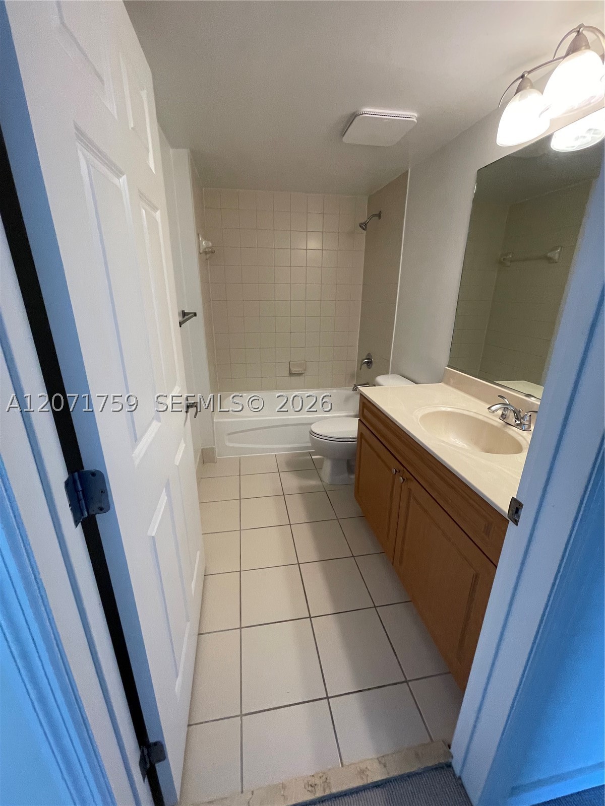 900 SW 8th St #1503, Miami FL 33130
