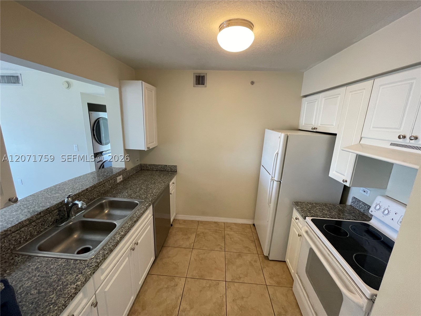 900 SW 8th St #1503, Miami FL 33130