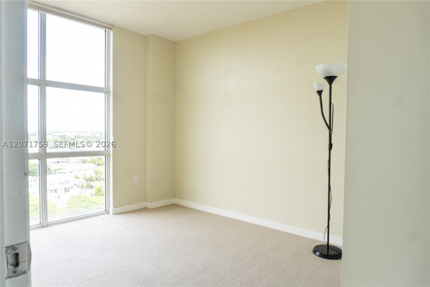 900 SW 8th St #1503, Miami FL 33130