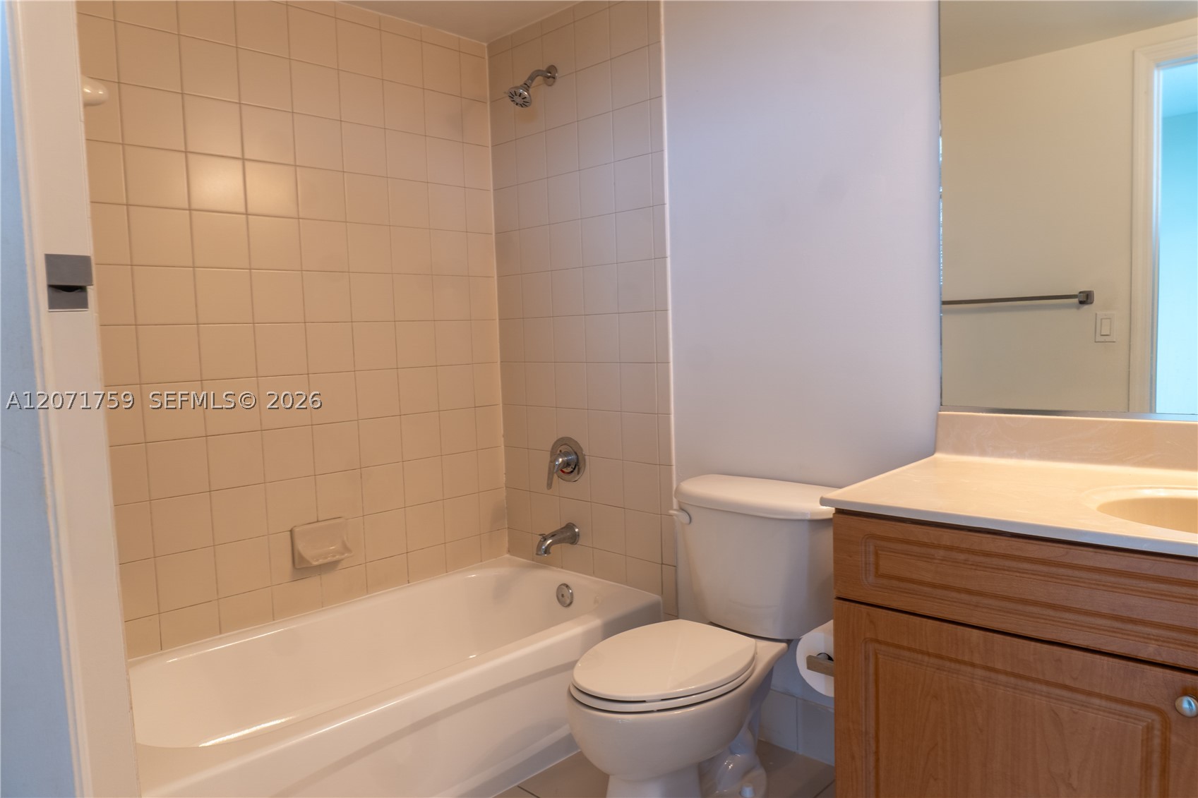 900 SW 8th St #1503, Miami FL 33130