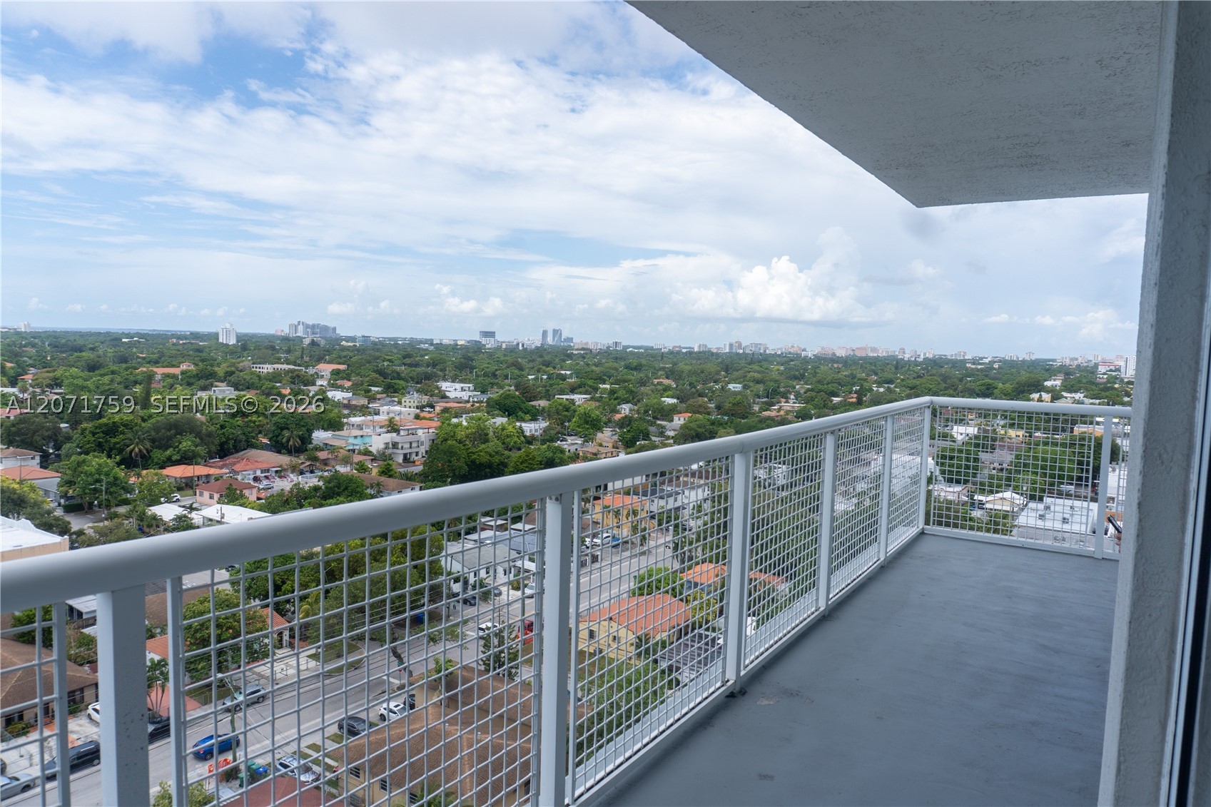 900 SW 8th St #1503, Miami FL 33130