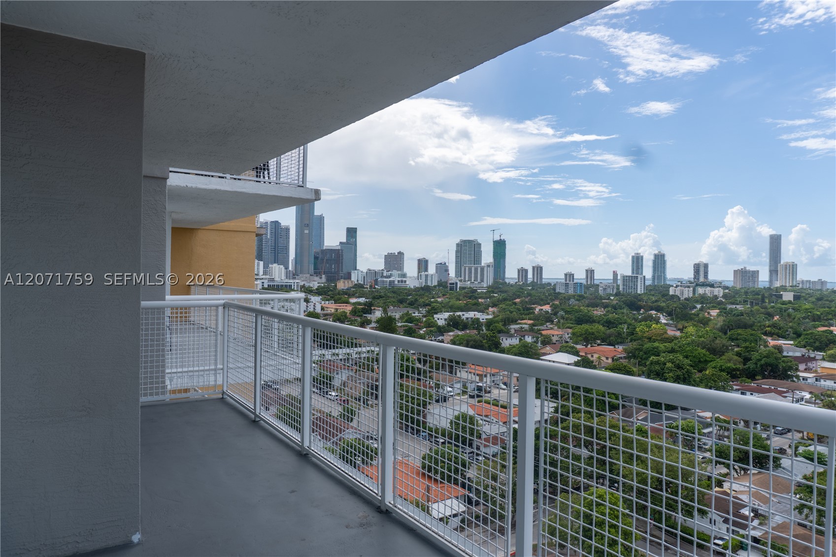 900 SW 8th St #1503, Miami FL 33130