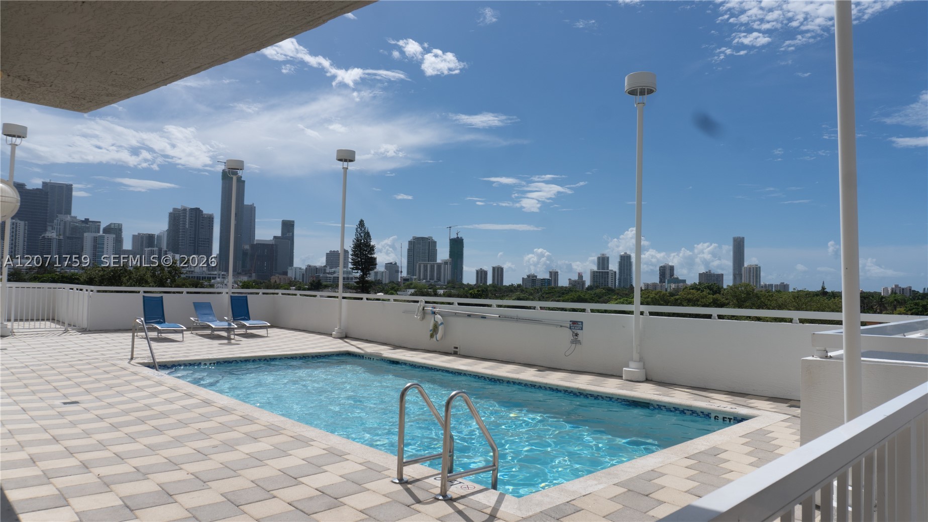 900 SW 8th St #1503, Miami FL 33130