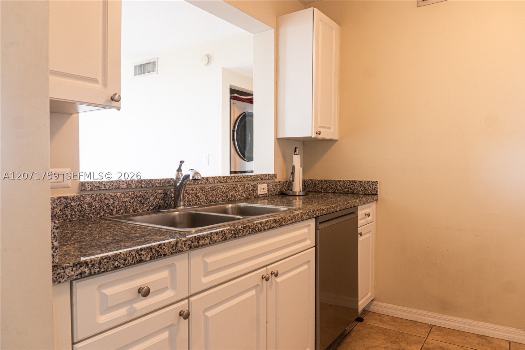 900 SW 8th St #1503, Miami FL 33130