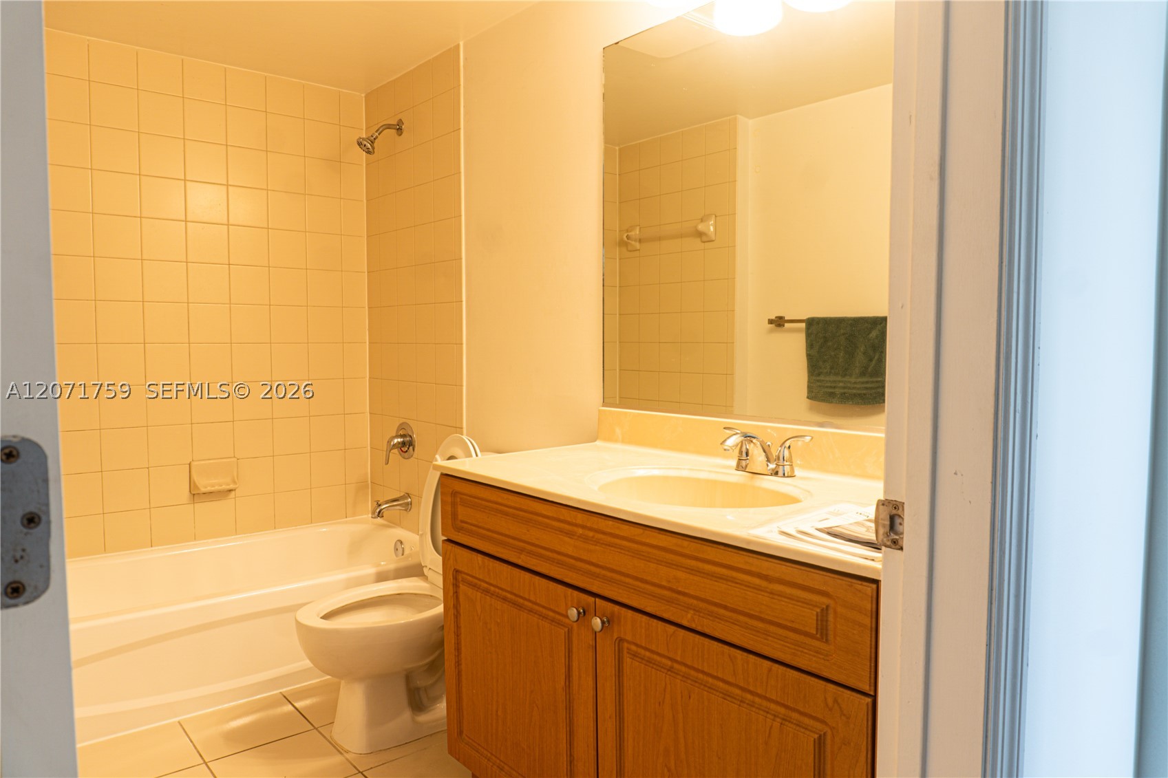 900 SW 8th St #1503, Miami FL 33130