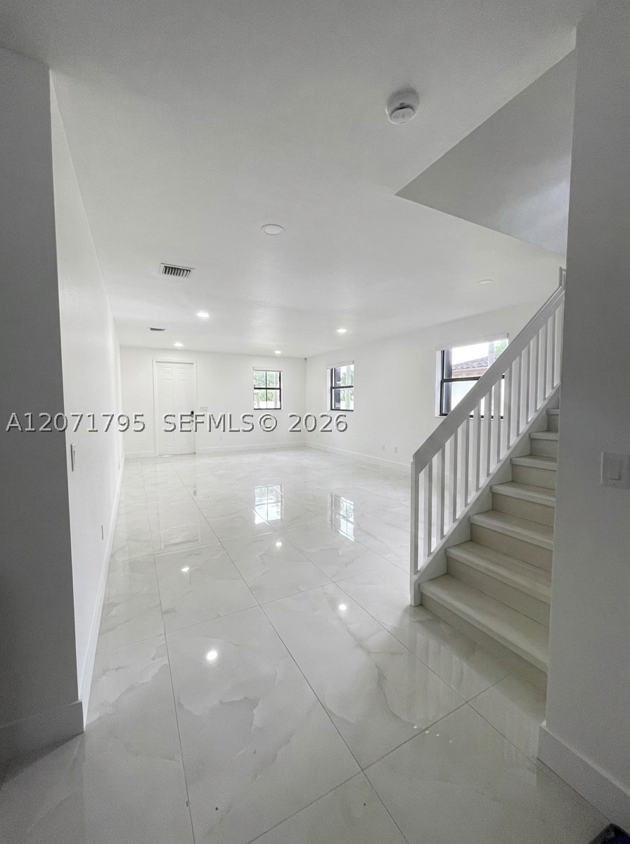 9260 W 35th Ln, Hialeah FL 33018