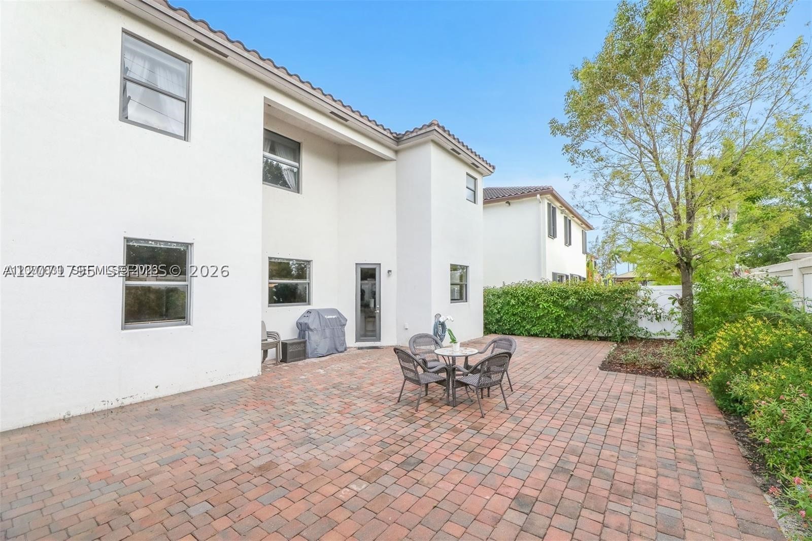 9260 W 35th Ln, Hialeah FL 33018