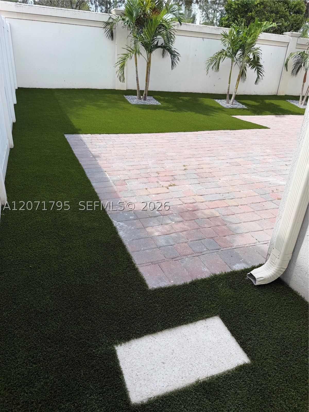 9260 W 35th Ln, Hialeah FL 33018
