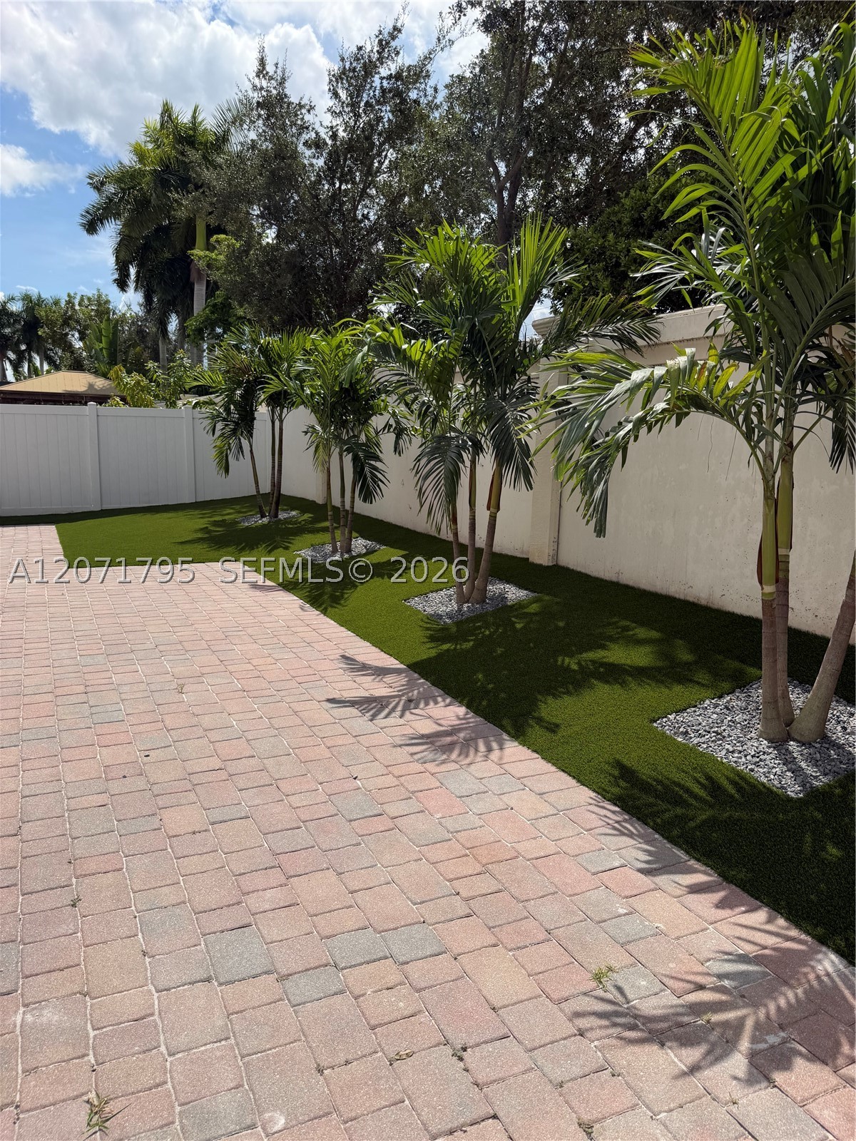 9260 W 35th Ln, Hialeah FL 33018