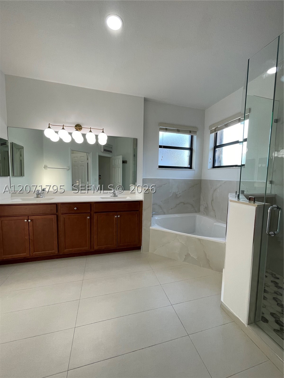 9260 W 35th Ln, Hialeah FL 33018