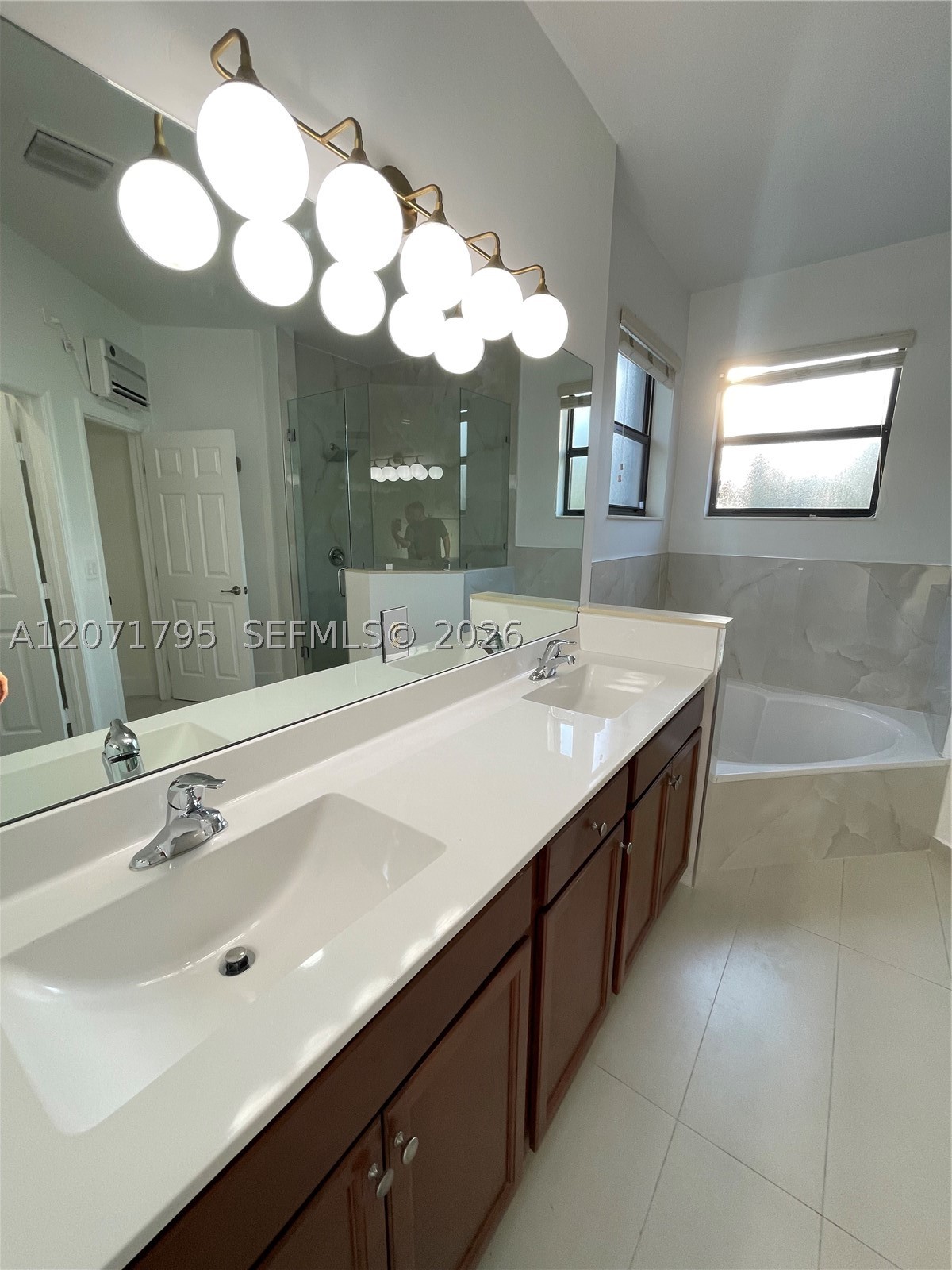 9260 W 35th Ln, Hialeah FL 33018