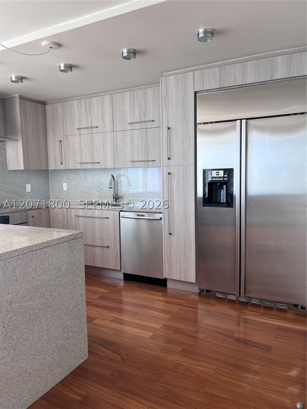 881 Ocean Dr #18B, Key Biscayne FL 33149