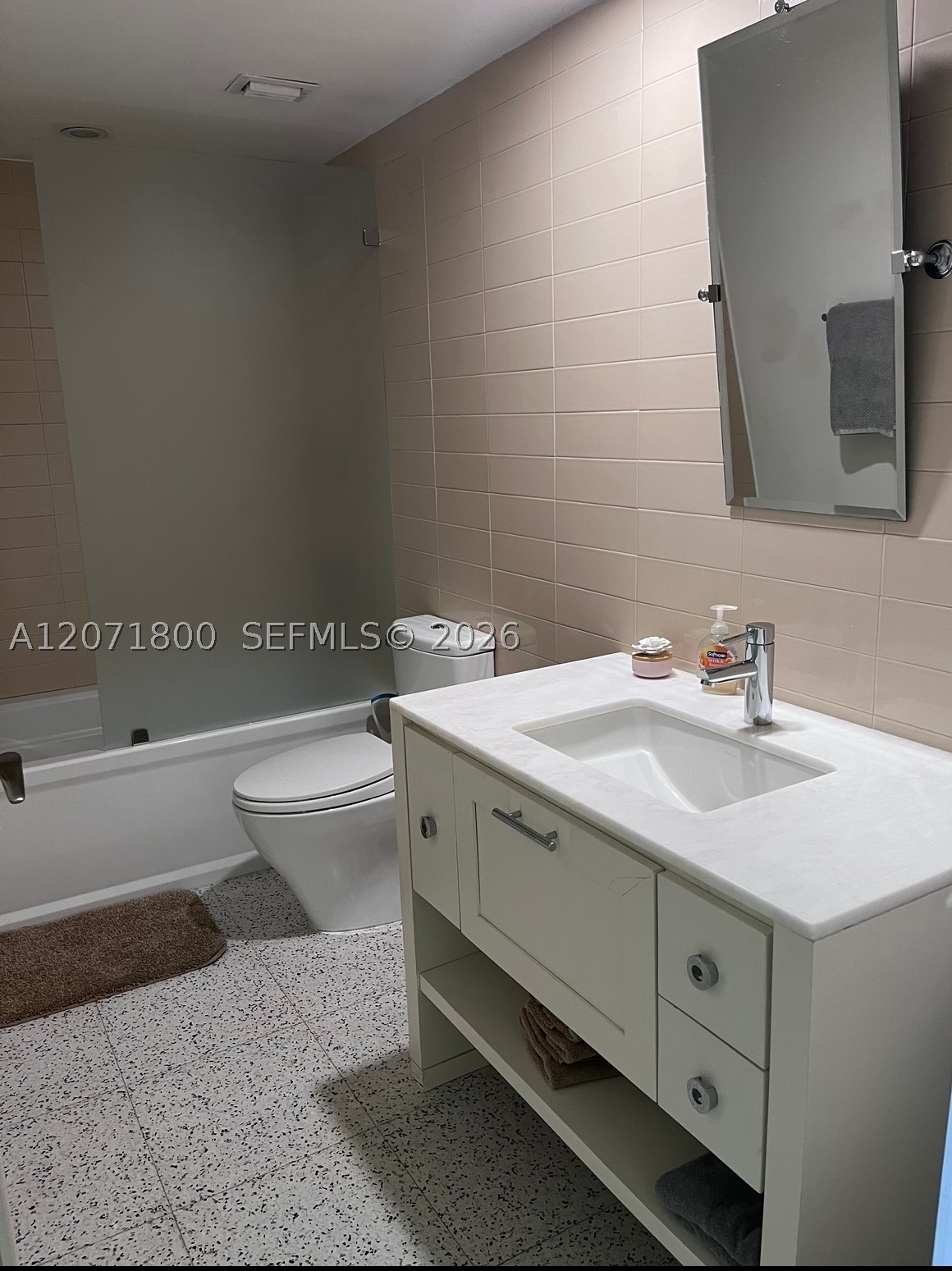 881 Ocean Dr #18B, Key Biscayne FL 33149