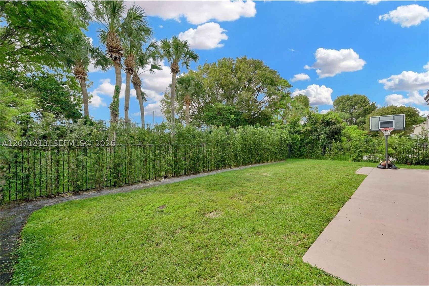 1500 SW 171st Ter, Pembroke Pines FL 33027