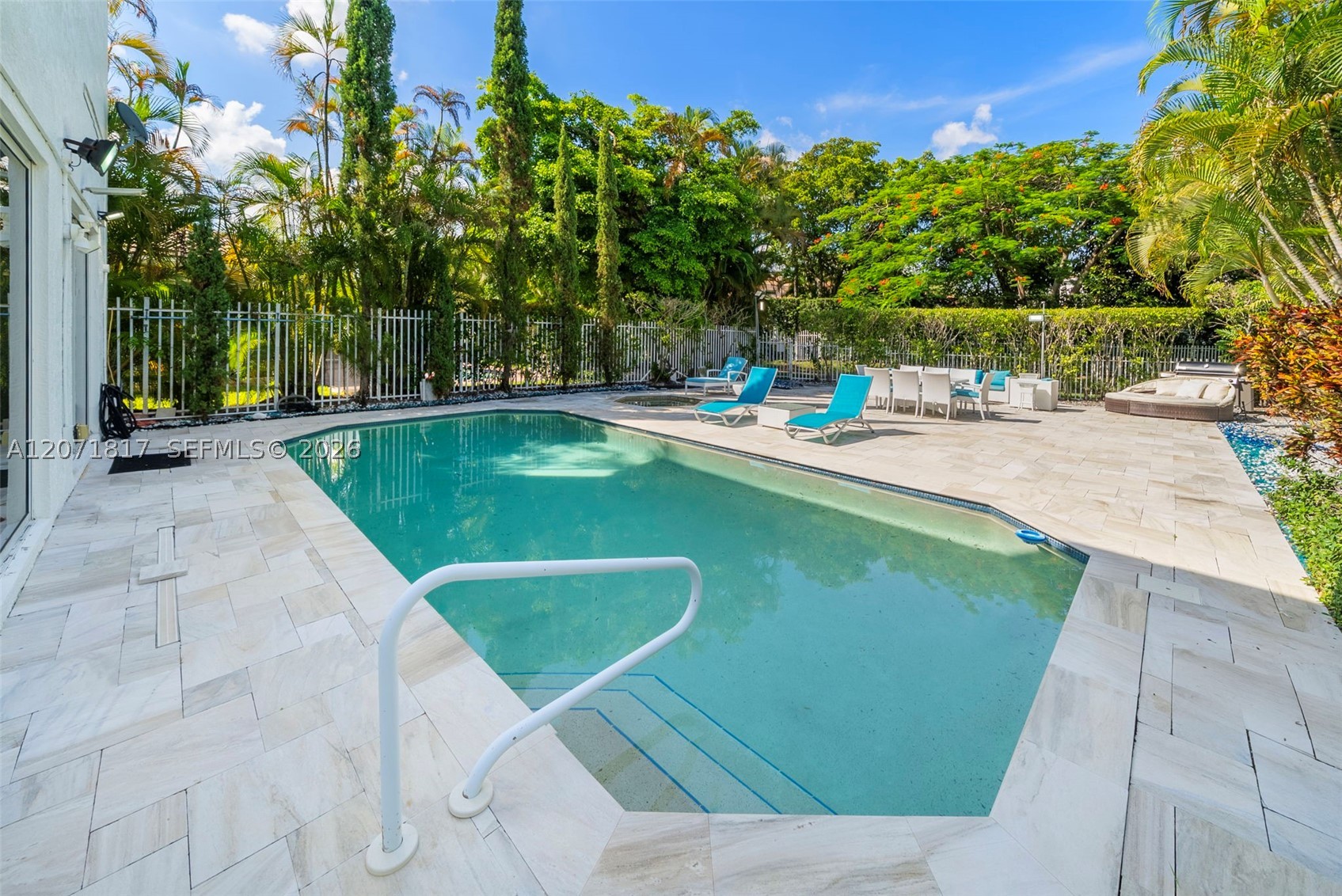 19522 NE 17th Ave, Miami FL 33179