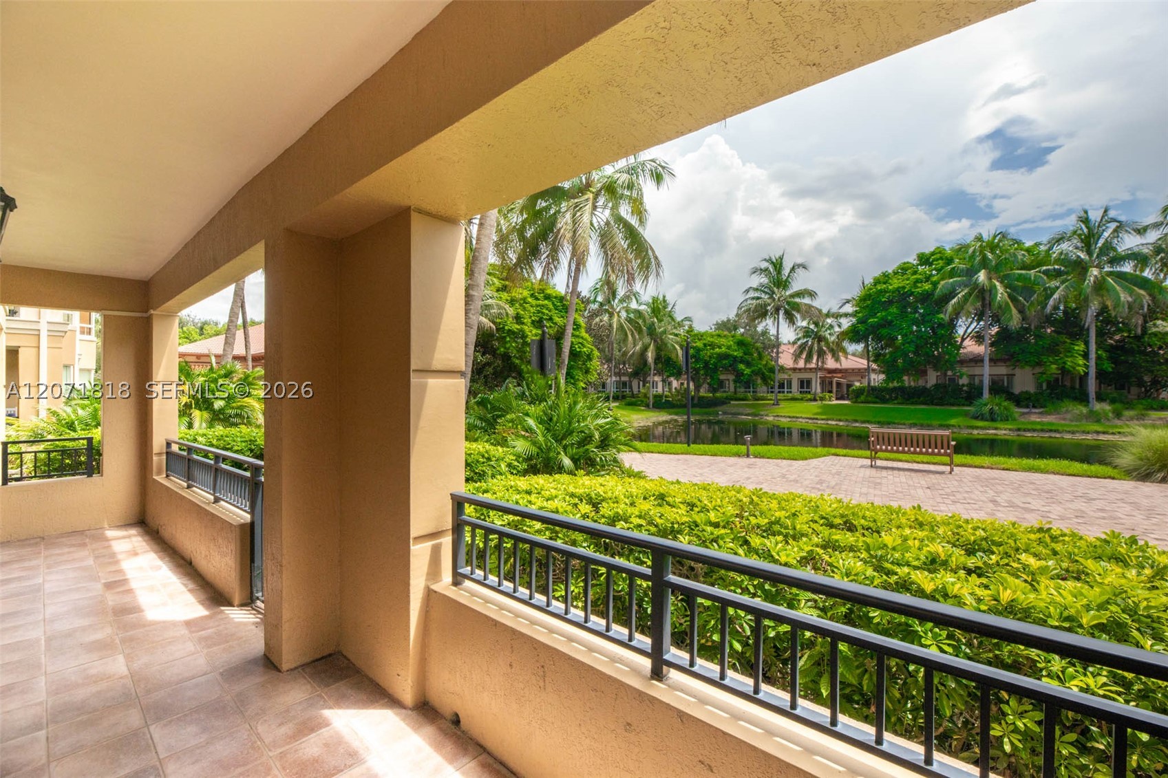 16135 Emerald Estates Dr #165, Weston FL 33331