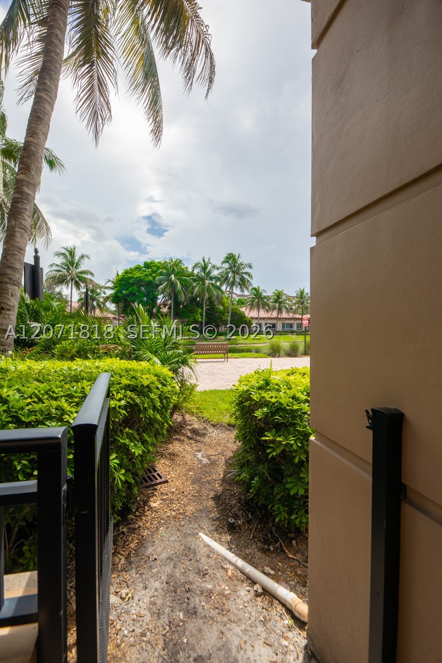 16135 Emerald Estates Dr #165, Weston FL 33331