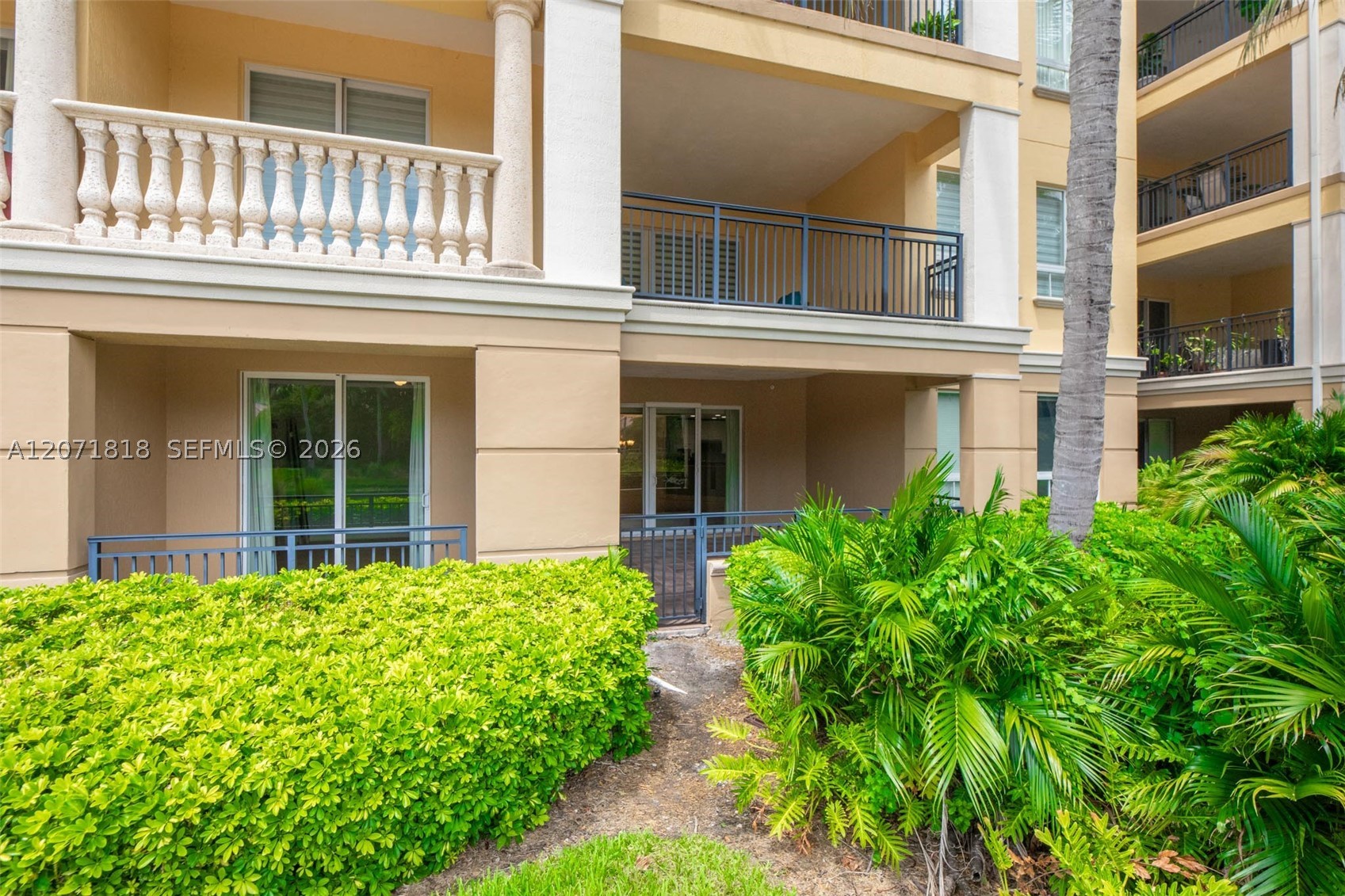16135 Emerald Estates Dr #165, Weston FL 33331