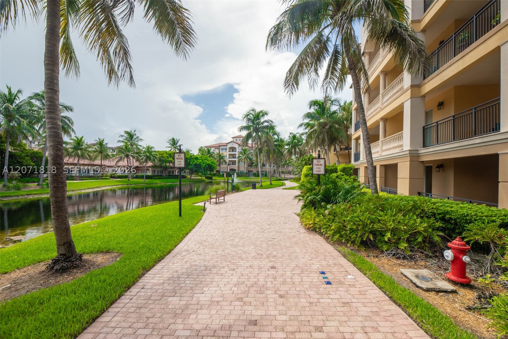 16135 Emerald Estates Dr #165, Weston FL 33331