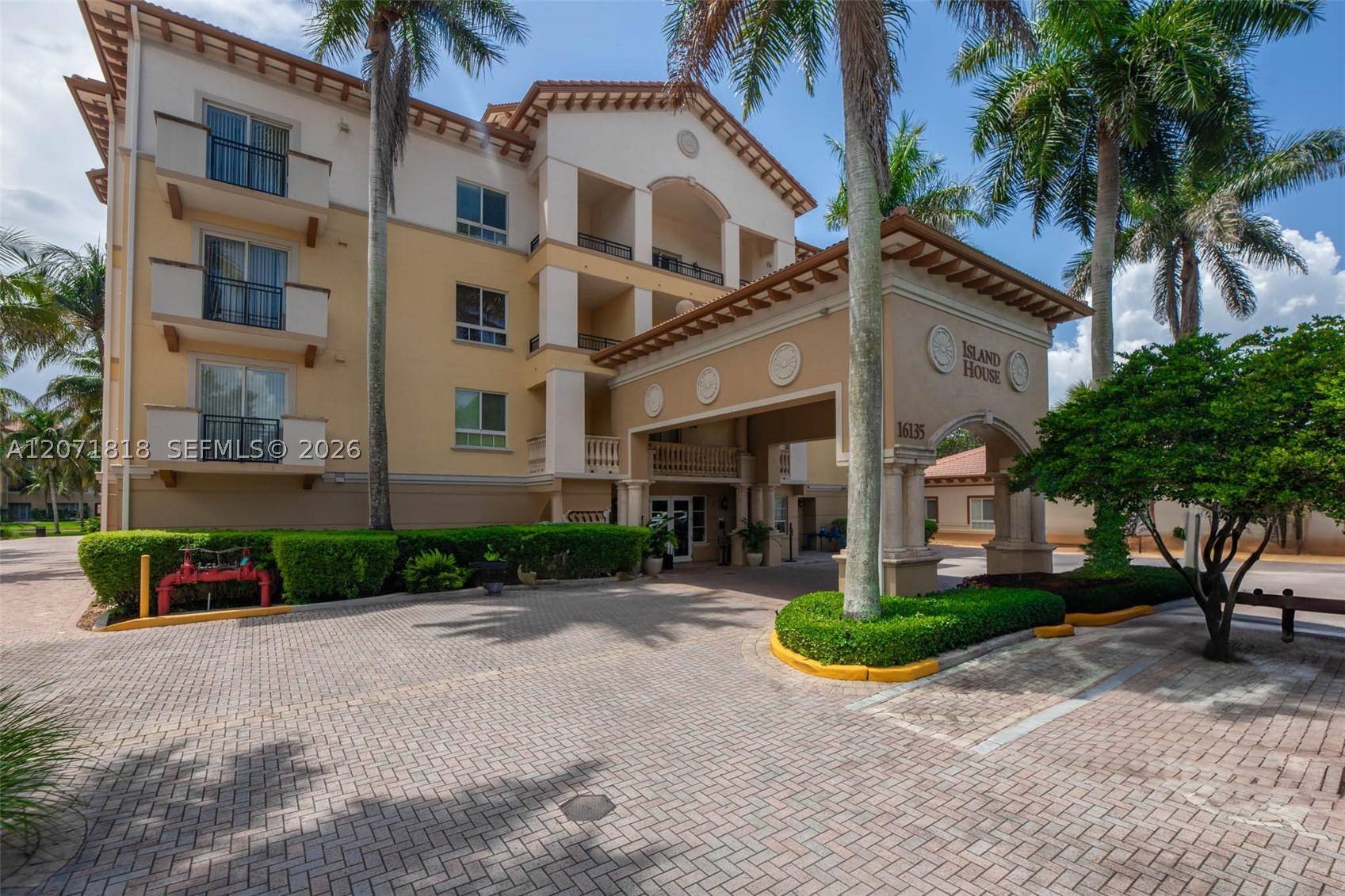 16135 Emerald Estates Dr #165, Weston FL 33331