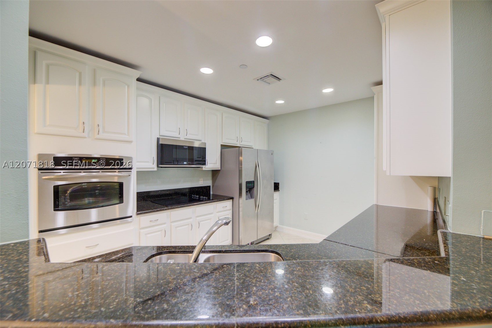 16135 Emerald Estates Dr #165, Weston FL 33331