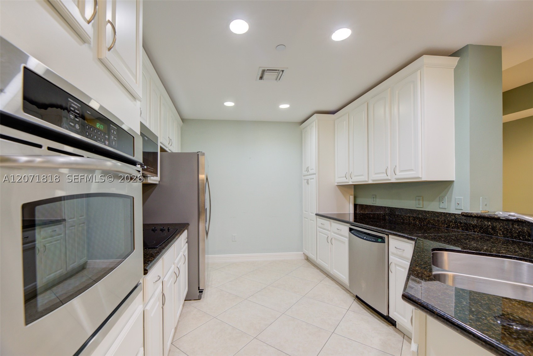 16135 Emerald Estates Dr #165, Weston FL 33331