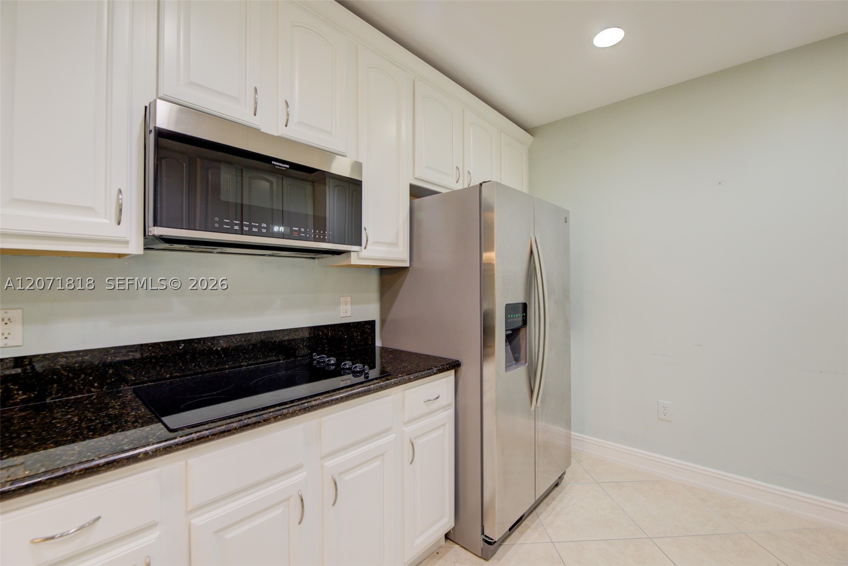 16135 Emerald Estates Dr #165, Weston FL 33331