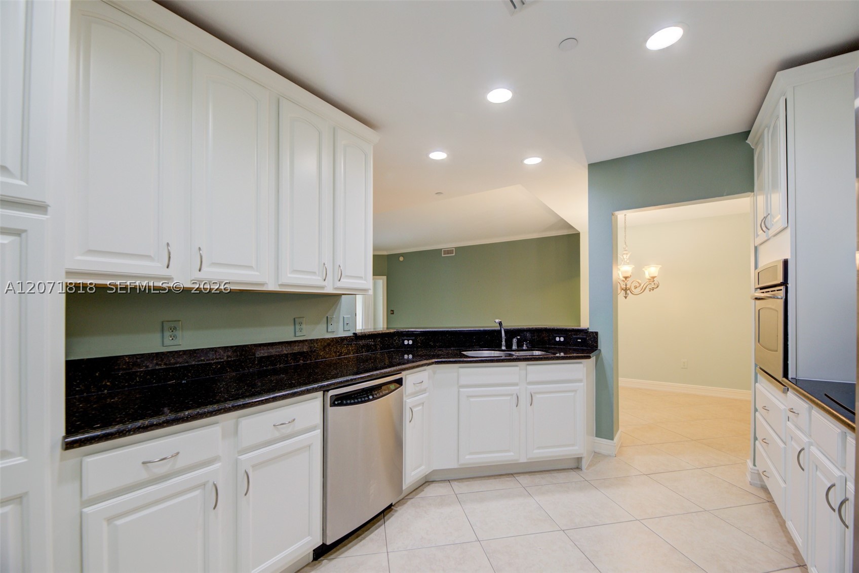 16135 Emerald Estates Dr #165, Weston FL 33331