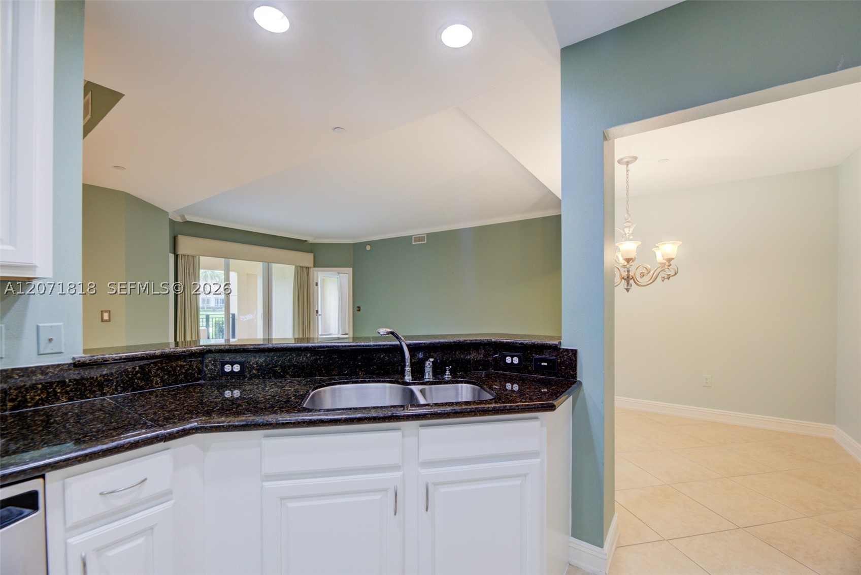 16135 Emerald Estates Dr #165, Weston FL 33331