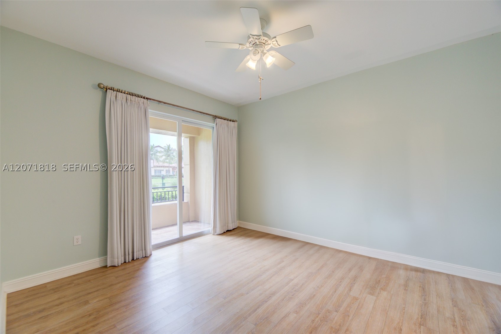 16135 Emerald Estates Dr #165, Weston FL 33331